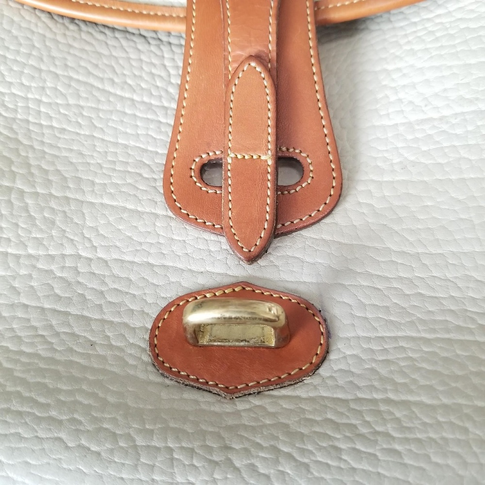 Dooney & Bourkey All Weather Bone Tan Leather Medium Essex Cross Shoulder Bag - Picture 14 of 16